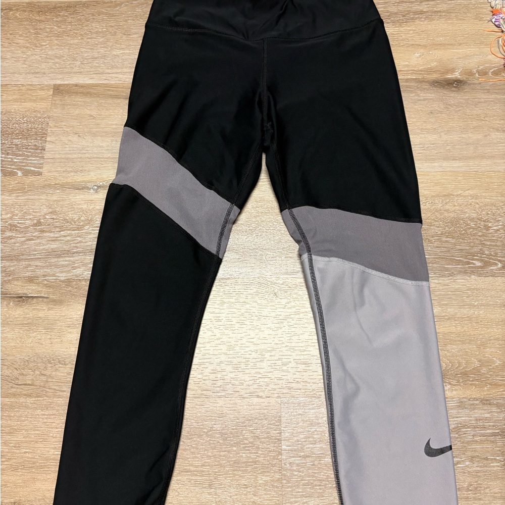 Nike Dynamic Black and Gray Leggings